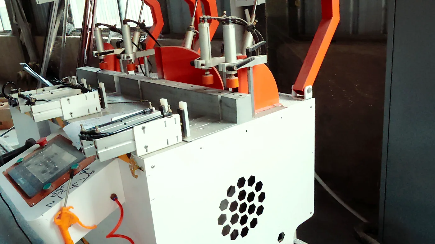 Automatic edge banding machine